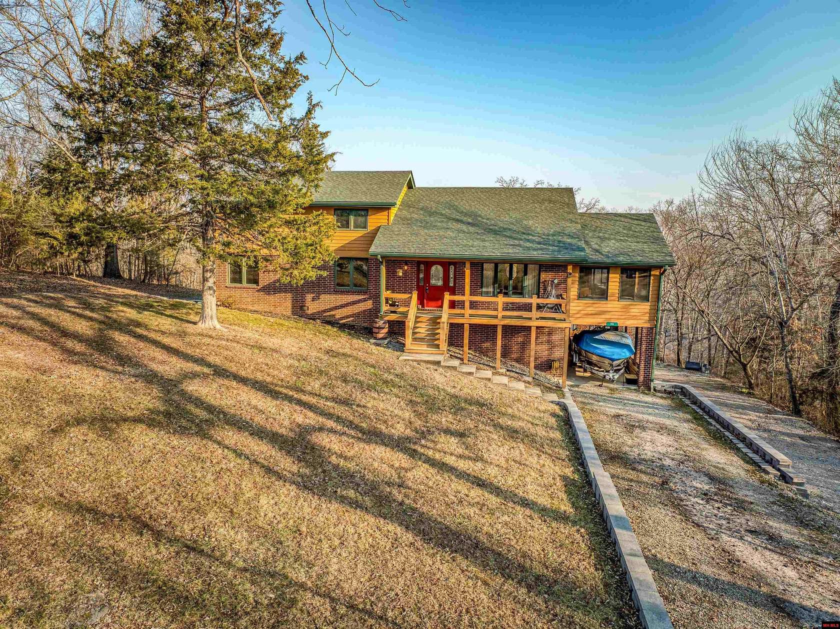 1.55 Acres of Land with Home for Sale in Bull Shoals, Arkansas