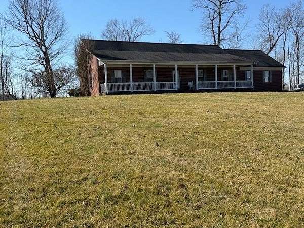 10 Acres of Recreational Land with Home for Sale in Edmonton, Kentucky