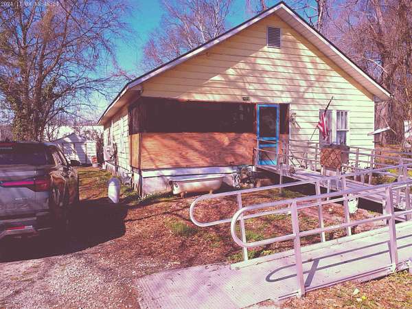 2.36 Acres of Land with Home for Sale in Arkadelphia, Arkansas