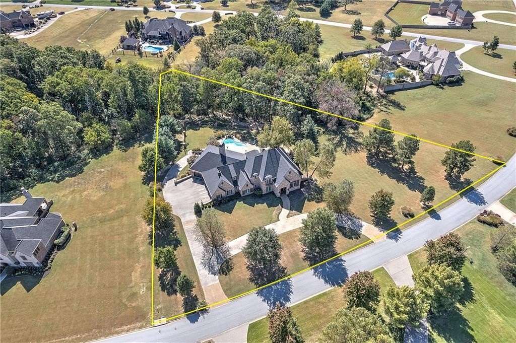 2 Acres of Land with Home for Sale in Bentonville, Arkansas