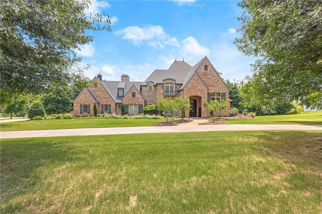 2 Acres of Land with Home for Sale in Bentonville, Arkansas