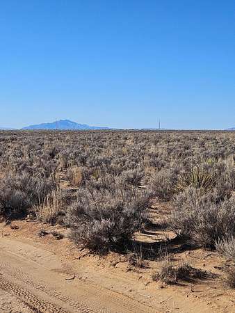 10 Acres of Land for Sale in Los Lunas, New Mexico