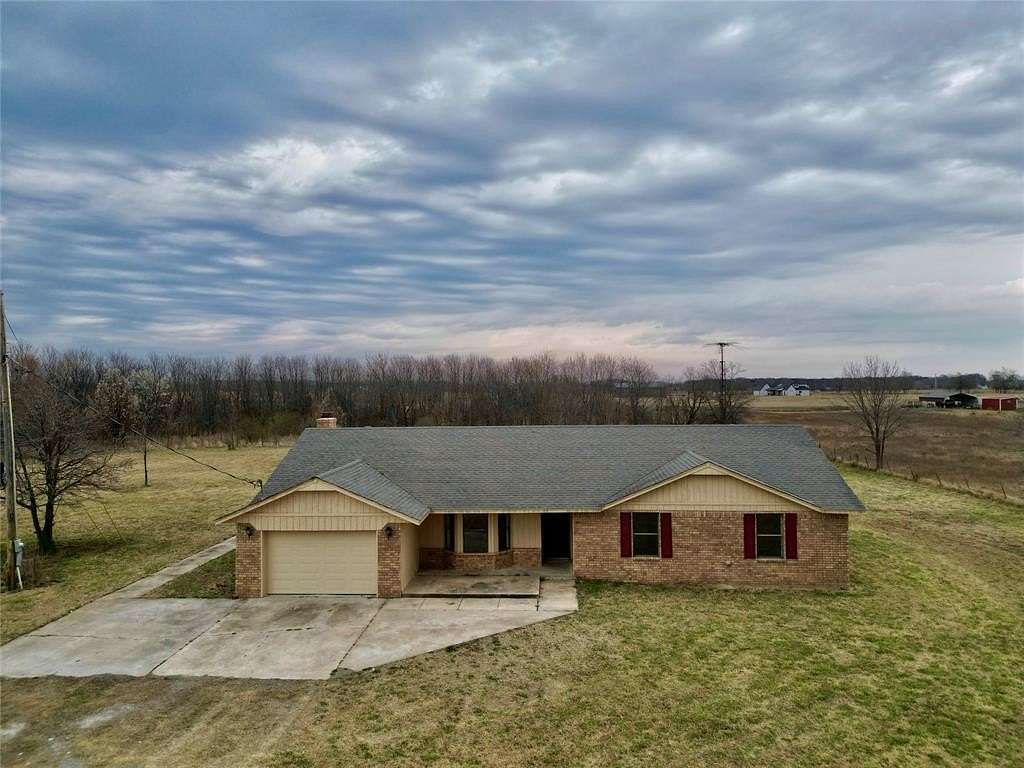 4 Acres of Land with Home for Sale in Muskogee, Oklahoma