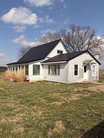 1.57 Acres of Land with Home for Sale in Hopkinsville, Kentucky