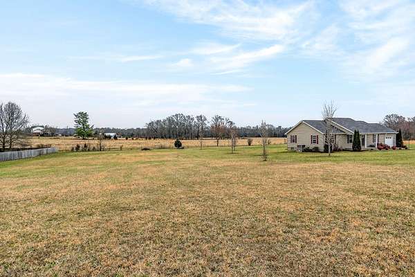 1 Acre of Residential Land for Sale in McMinnville, Tennessee