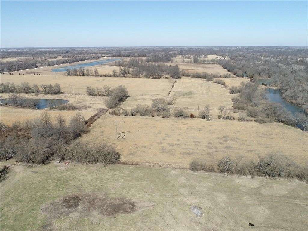 187 Acres of Agricultural Land for Sale in Pittsburg, Kansas