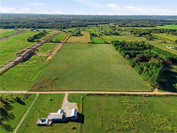 6.65 Acres of Residential Land for Sale in Gentry, Arkansas