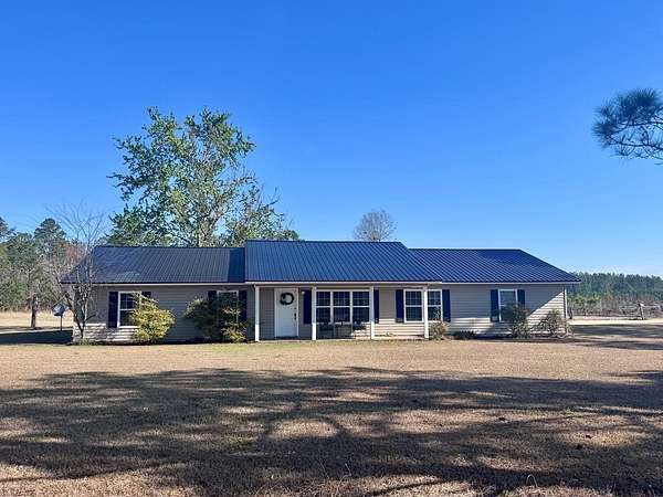 3.59 Acres of Land with Home for Sale in Hazlehurst, Georgia