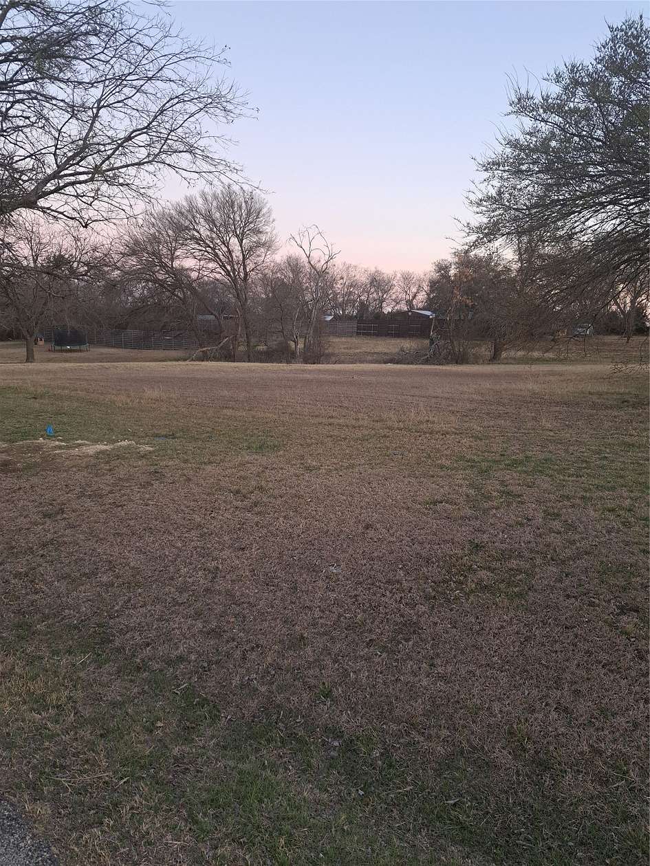 0.8 Acres of Residential Land for Sale in Ovilla, Texas