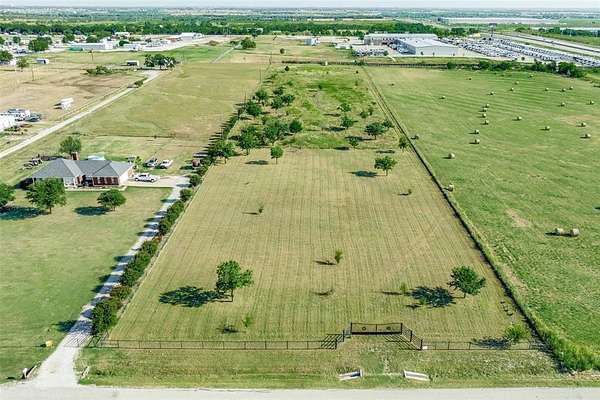 5 Acres of Residential Land for Sale in Sanger, Texas