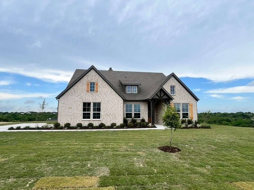 1.66 Acres of Land with Home for Sale in Weatherford, Texas