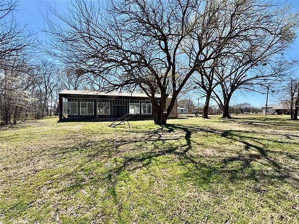 1.38 Acres of Residential Land for Sale in Telephone, Texas