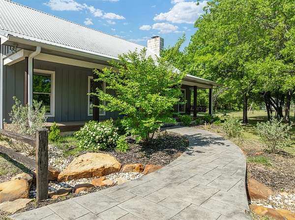 5.57 Acres of Land with Home for Sale in Waco, Texas