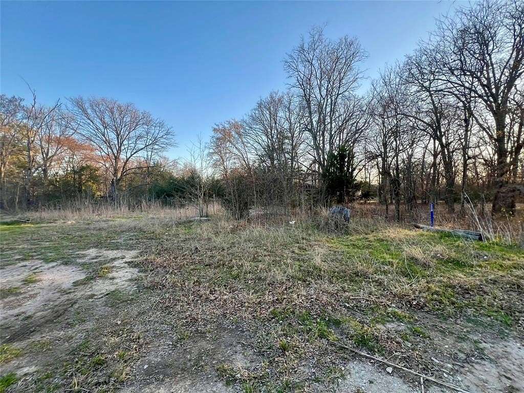 0.25 Acres of Residential Land for Sale in Hawk Cove, Texas