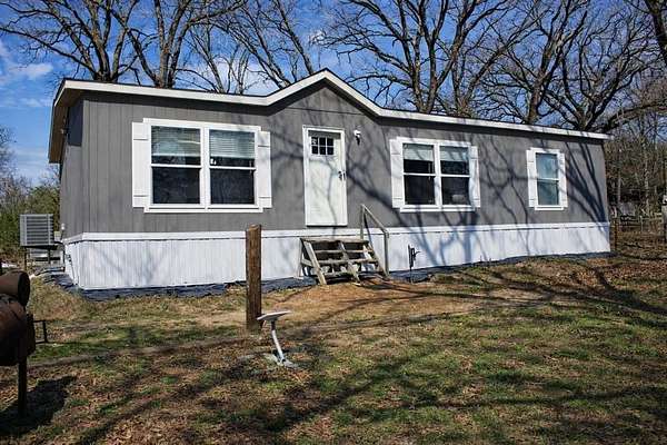 11.8 Acres of Land with Home for Sale in Malakoff, Texas