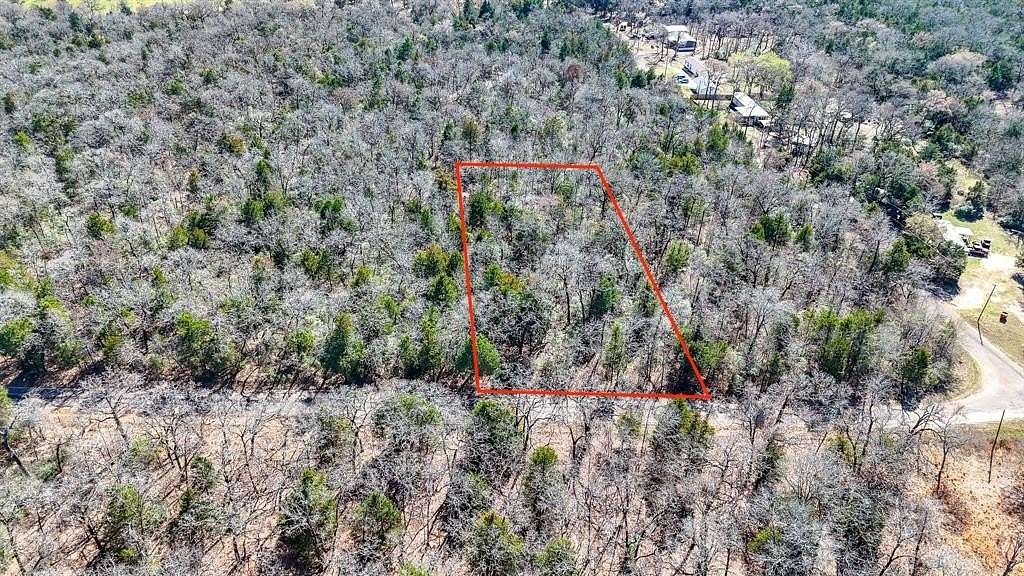 1 Acre of Residential Land for Sale in Fairfield, Texas