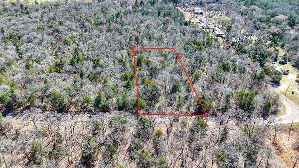 1 Acre of Residential Land for Sale in Fairfield, Texas