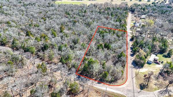 1 Acre of Residential Land for Sale in Fairfield, Texas