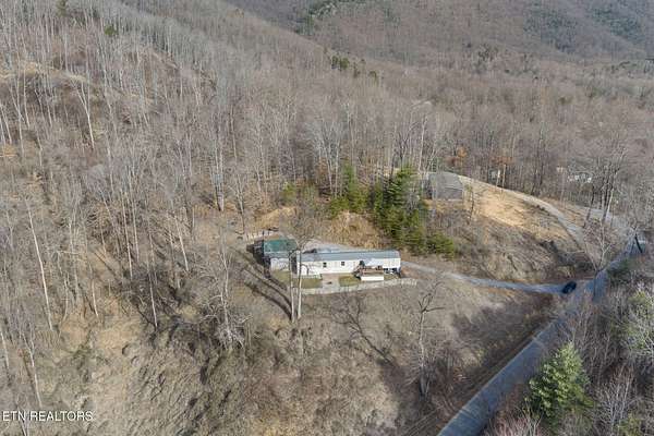 2.5 Acres of Land with Home for Sale in Harriman, Tennessee