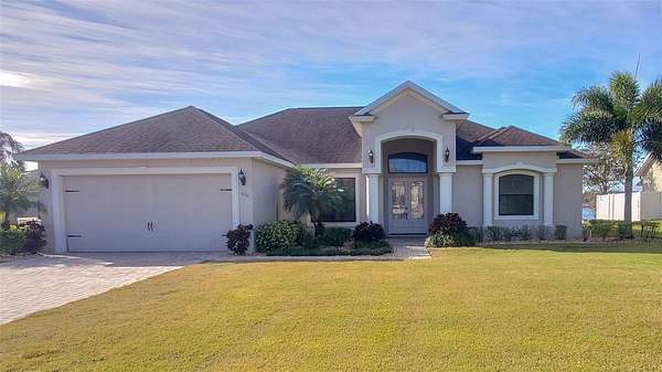 2.5 Acres of Land with Home for Lease in Winter Haven, Florida