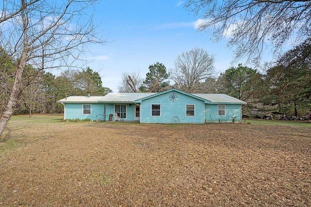 6 Acres of Land with Home for Sale in Pineland, Texas