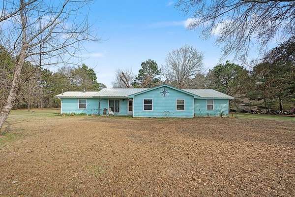 6 Acres of Land with Home for Sale in Pineland, Texas