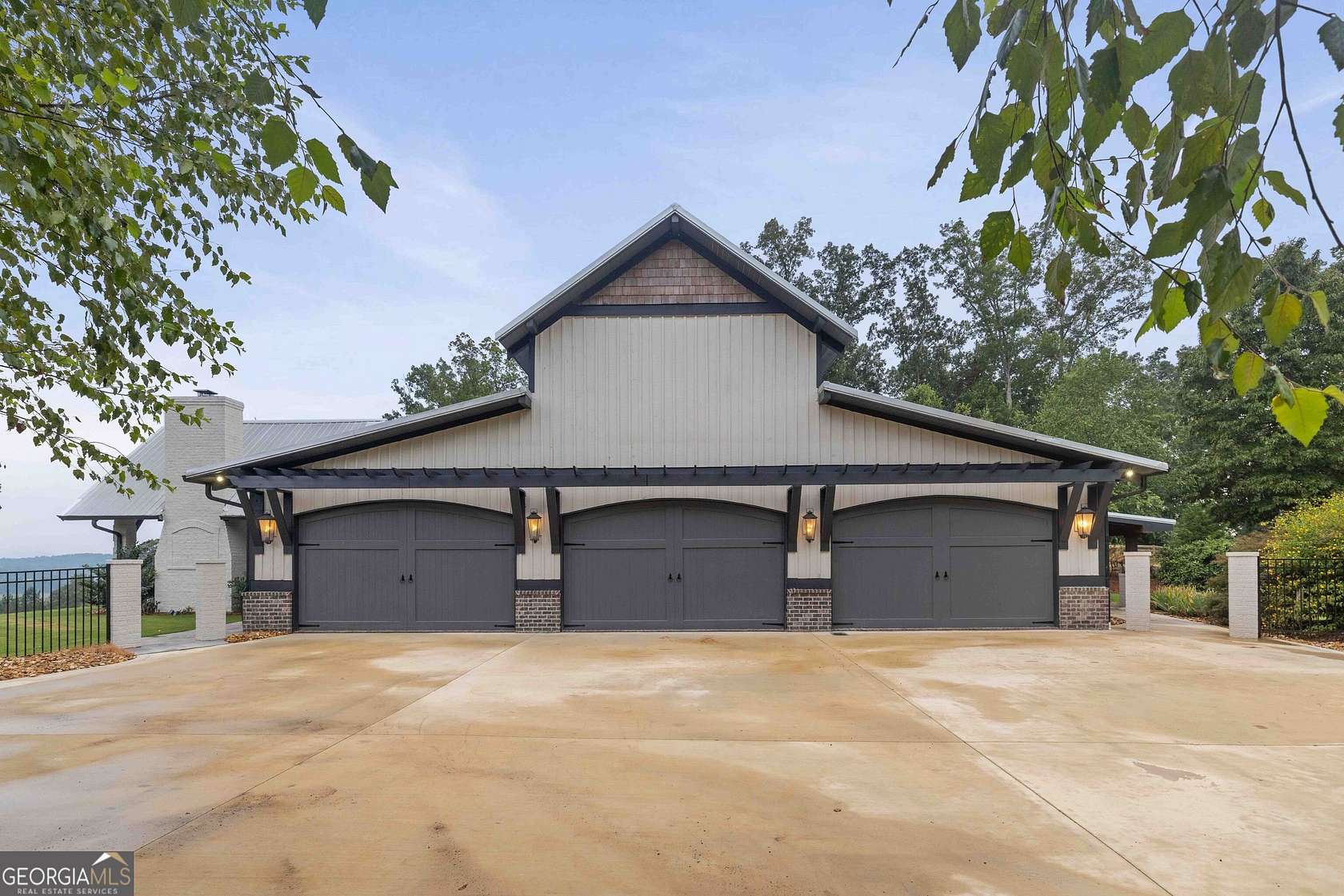 16.2 Acres of Land with Home for Sale in Rome, Georgia