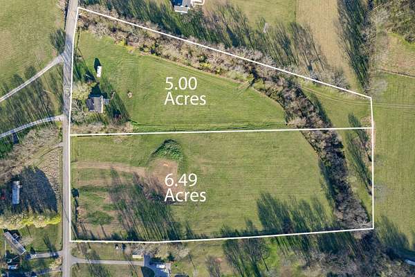 11.8 Acres of Land with Home for Sale in Columbia, Tennessee