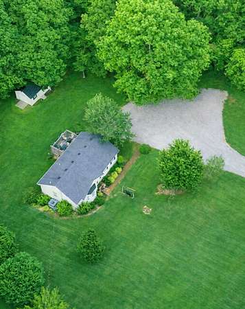 1.62 Acres of Land with Home for Sale in Ashland City, Tennessee