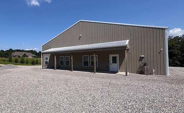 39 Acres of Land with Home for Sale in Clarksville, Tennessee