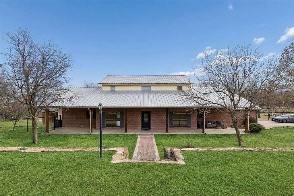 1.58 Acres of Land with Home for Sale in Fort Worth, Texas