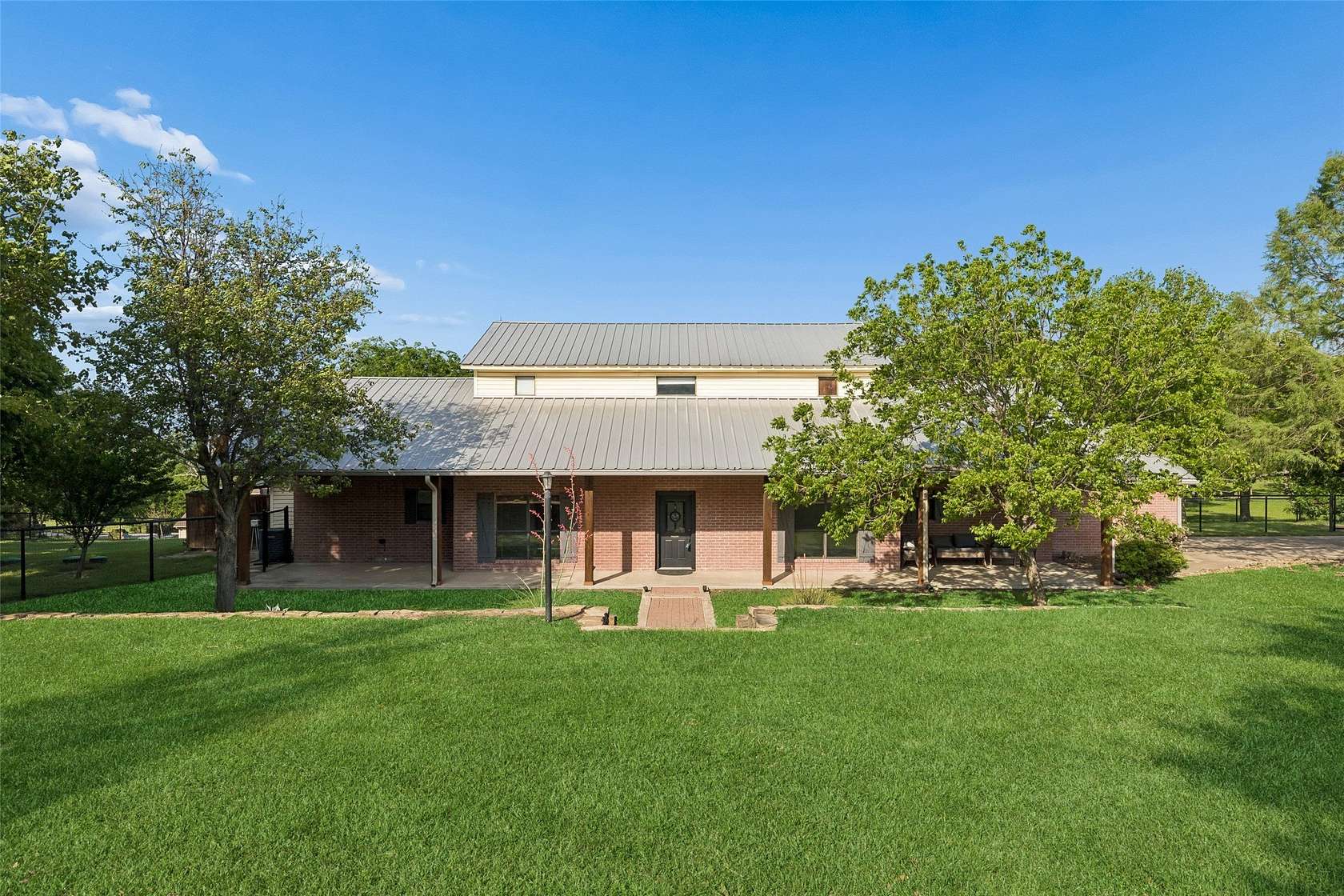 1.58 Acres of Land with Home for Sale in Fort Worth, Texas