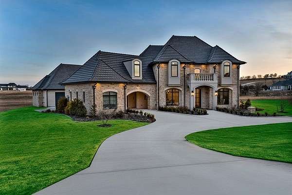 2 Acres of Land with Home for Sale in Aledo, Texas