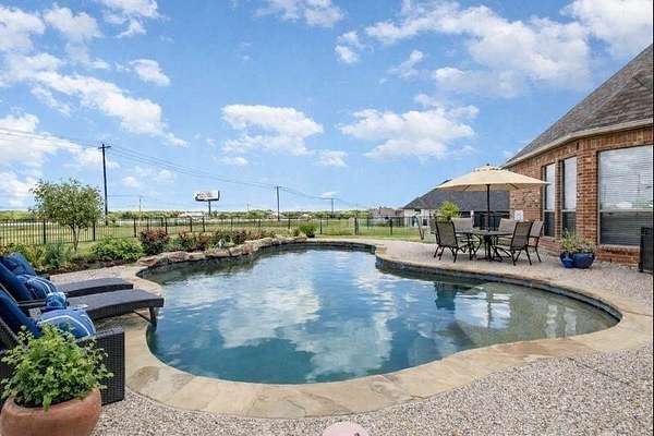 1.5 Acres of Land with Home for Sale in Rockwall, Texas
