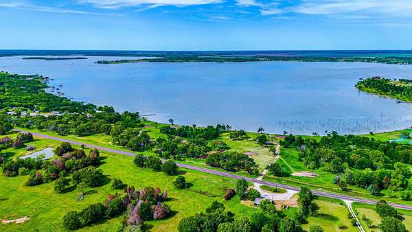 1.23 Acres of Residential Land for Sale in Corsicana, Texas