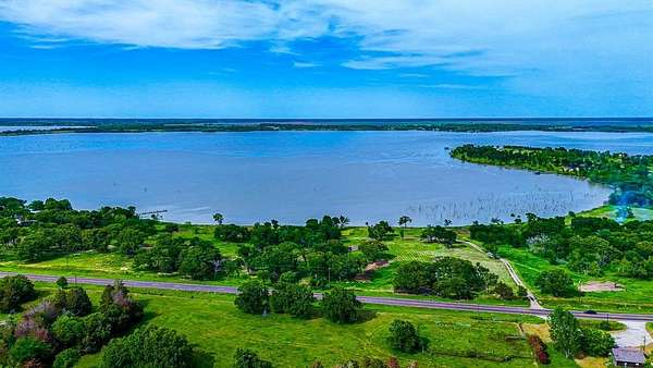 1.2 Acres of Residential Land for Sale in Corsicana, Texas