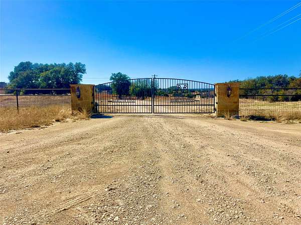 10 Acres of Land for Sale in Hamilton, Texas