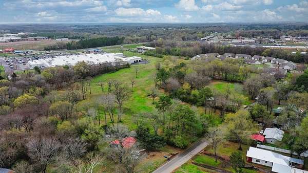 8.82 Acres of Commercial Land for Sale in Athens, Texas