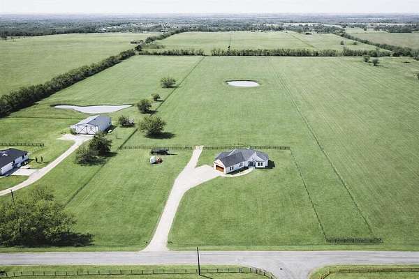 10.7 Acres of Land with Home for Sale in Van Alstyne, Texas