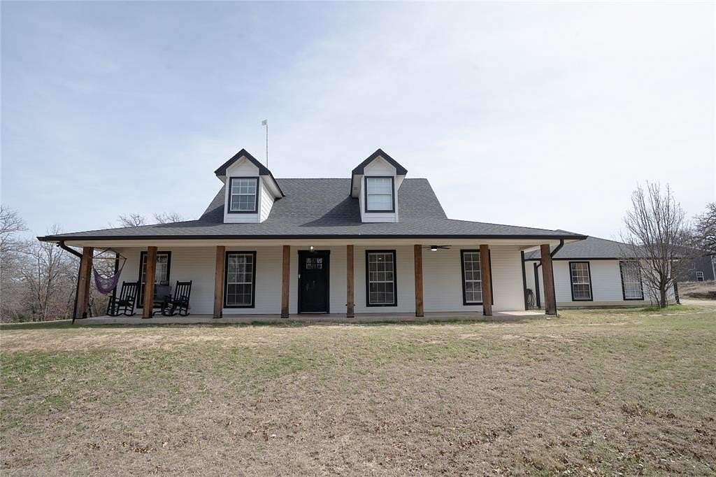 9.75 Acres of Land with Home for Sale in Bridgeport, Texas