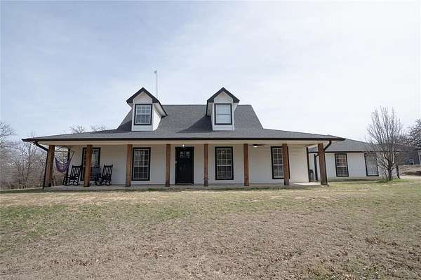 9.75 Acres of Land with Home for Sale in Bridgeport, Texas