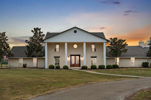 35 Acres of Land with Home for Sale in Paris, Texas