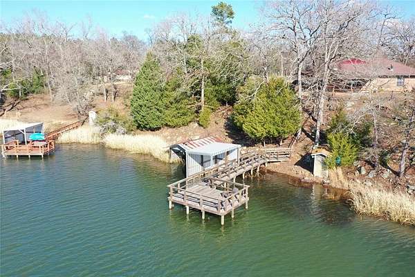 4.1 Acres of Land with Home for Sale in Fairfield, Texas