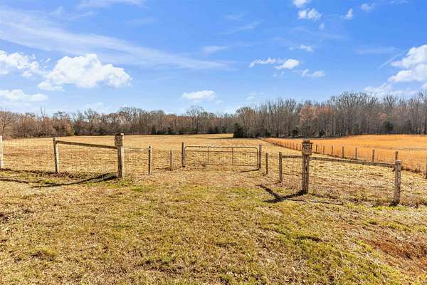 20 Acres of Recreational & Residential Land for Sale in Mason, Tennessee