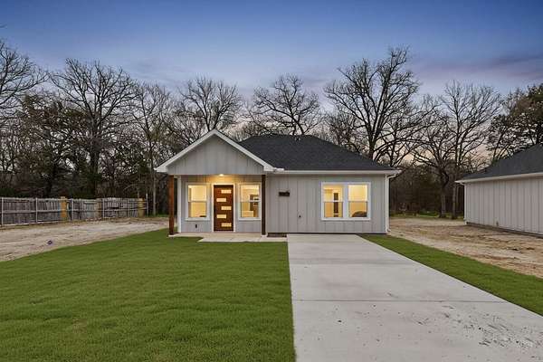 0.58 Acres of Land with Home for Sale in Mabank, Texas