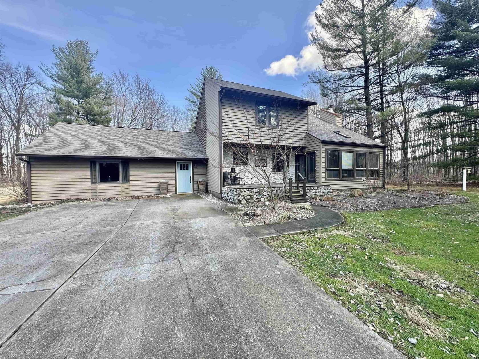 5 Acres of Land with Home for Sale in Jasonville, Indiana