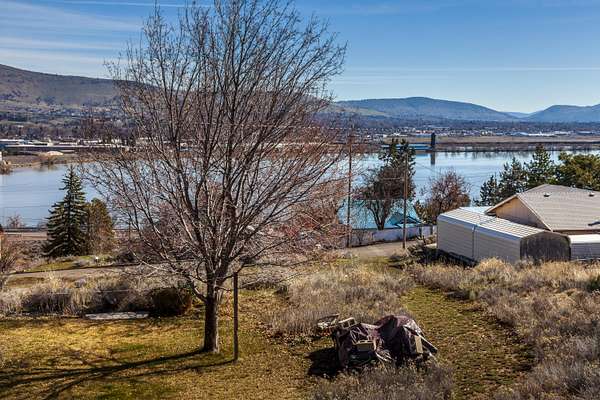 0.33 Acres of Residential Land for Sale in Klamath Falls, Oregon