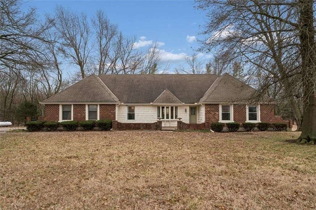 9 Acres of Land with Home for Sale in Spring Hill, Kansas