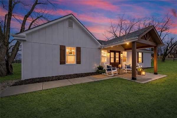 1.58 Acres of Land with Home for Sale in Faucett, Missouri