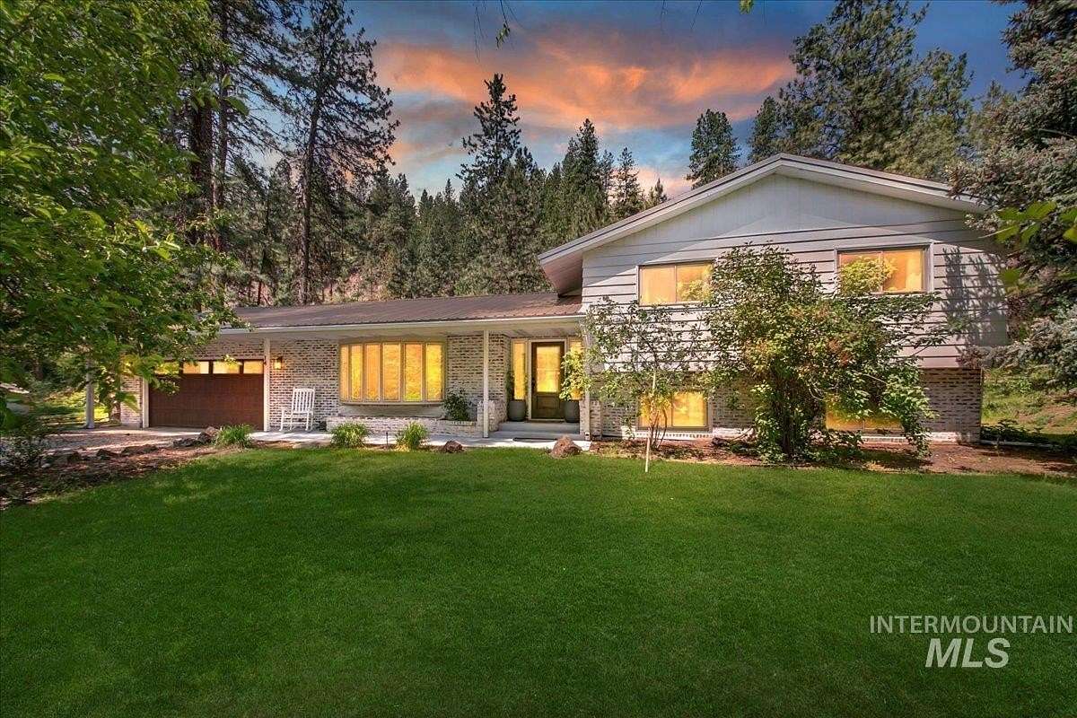 1.5 Acres of Land with Home for Sale in Boise, Idaho